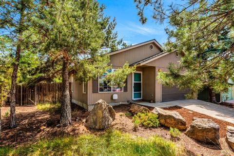 20751 Gallop Rd, Bend, OR 97701 photo 2