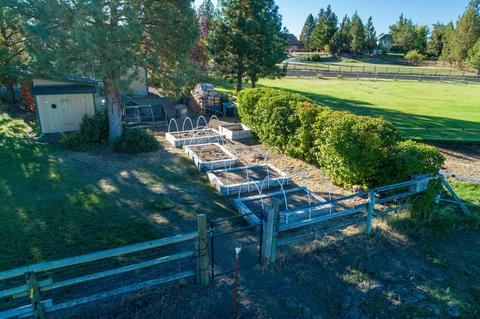 64823 Glacier View Dr, Bend, OR 97703 photo 5