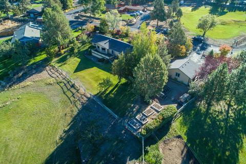 64823 Glacier View Dr, Bend, OR 97703 photo 2