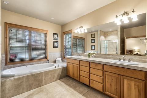 19541 Green Lakes Loop, Bend, OR 97702 photo 24