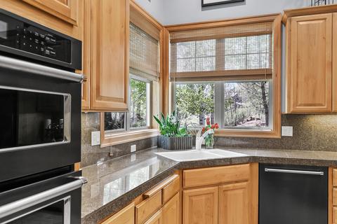 19541 Green Lakes Loop, Bend, OR 97702 photo 19