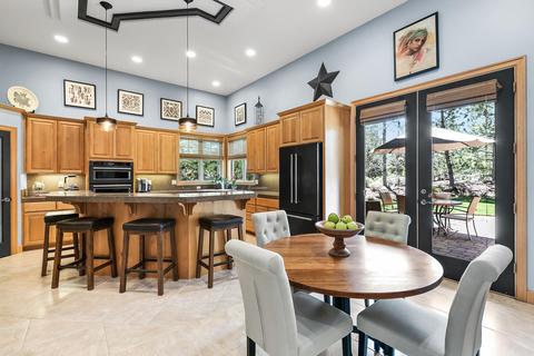 19541 Green Lakes Loop, Bend, OR 97702 photo 16