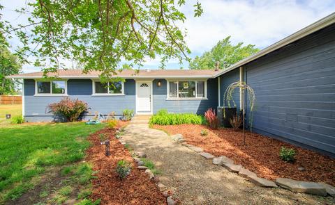 211 Sierra Dr, Eagle Point, OR 97524 photo 1