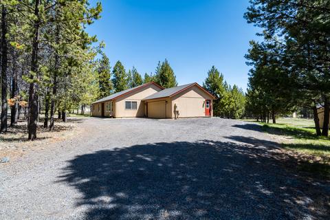 55080 Jack Pine Way, Bend, OR 97707 photo 2