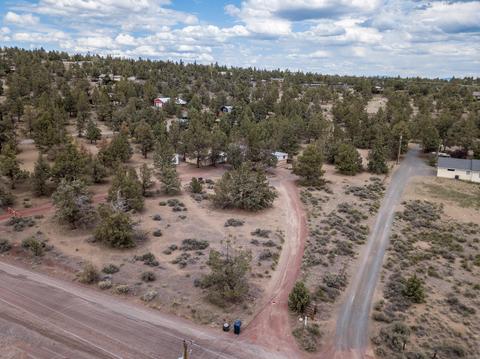 65210 85th Pl, Bend, OR 97703 photo 2