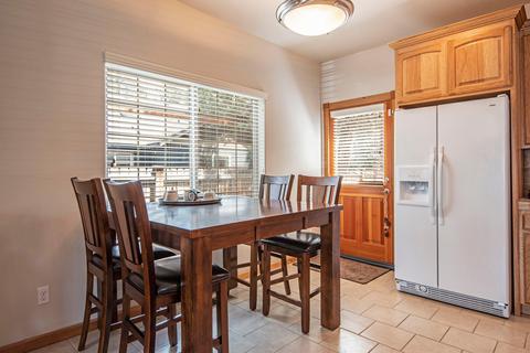 871 E Cascade Ave, Sisters, OR 97759 photo 6