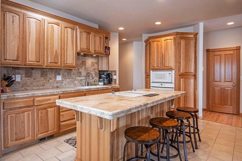 871 E Cascade Ave, Sisters, OR 97759 photo 8