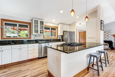 821 NW 17th St, Bend, OR 97703 photo 13