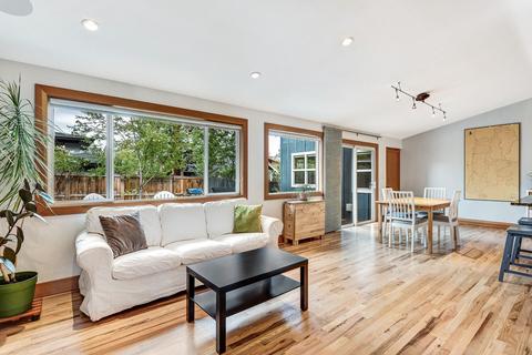 821 NW 17th St, Bend, OR 97703 photo 9