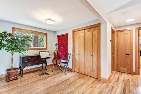 821 NW 17th St, Bend, OR 97703 photo 5