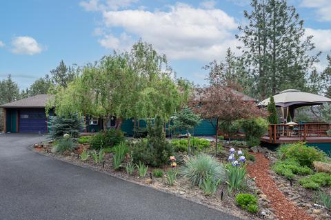 63262 NW Cherokee Ln, Bend, OR 97703 photo 2