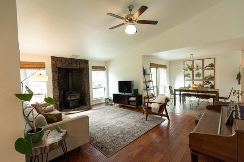 60855 Opal Dr, Bend, OR 97702 photo 9