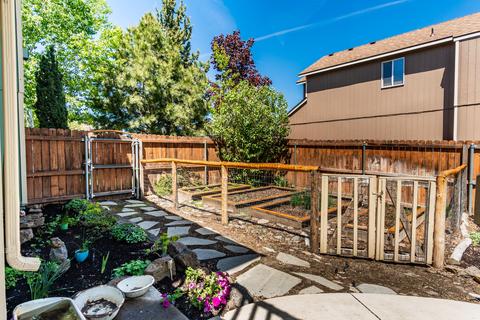 1012 NE Locksley Dr, Bend, OR 97701 photo 32