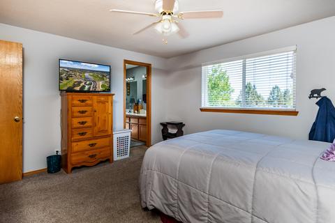 1012 NE Locksley Dr, Bend, OR 97701 photo 12
