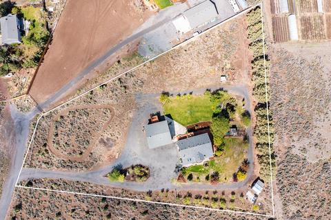 17552 Plainview Ct, Bend, OR 97703 photo 2
