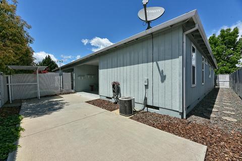 451 Crystal Dr, Eagle Point, OR 97524 photo 17