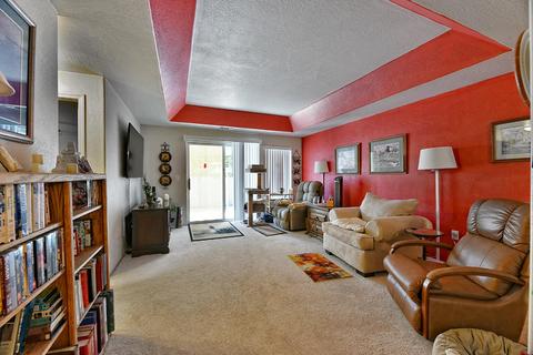 451 Crystal Dr, Eagle Point, OR 97524 photo 2