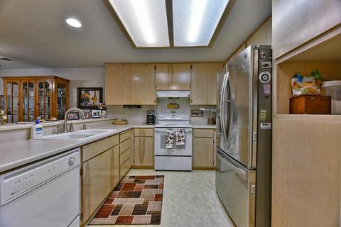 451 Crystal Dr, Eagle Point, OR 97524 photo 4