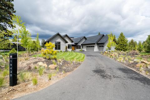 19430 Randall Ct, Bend, OR 97702 photo 2