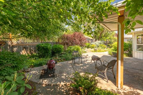 644 Benjamin Way, Phoenix, OR 97535 photo 14