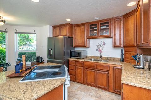 644 Benjamin Way, Phoenix, OR 97535 photo 23