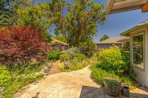 644 Benjamin Way, Phoenix, OR 97535 photo 7
