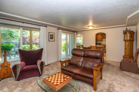 644 Benjamin Way, Phoenix, OR 97535 photo 38