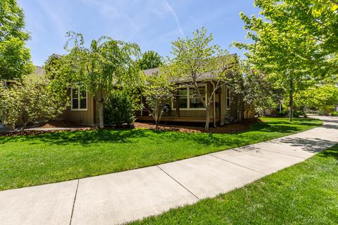20285 Morgan Loop, Bend, OR 97703 photo 1