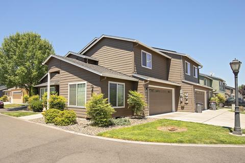 317 Live Oak Loop, Central Point, OR 97502 photo 2