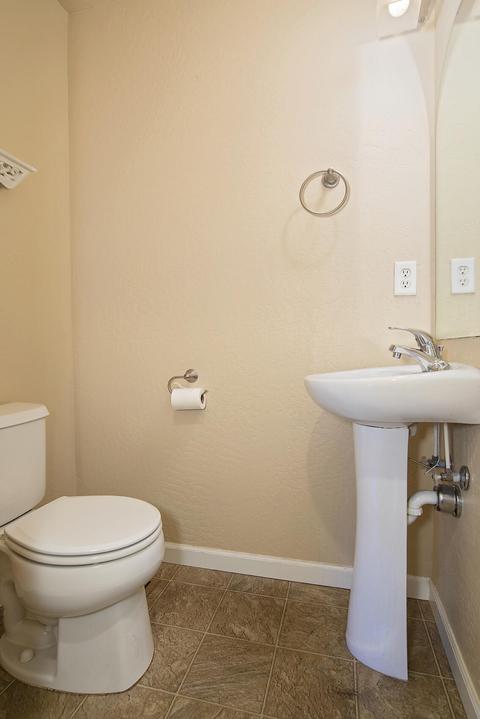 317 Live Oak Loop, Central Point, OR 97502 photo 7