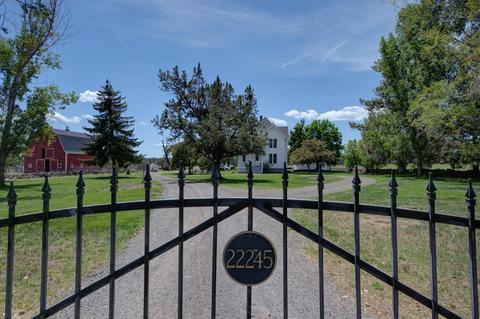 22245 Erickson Rd, Bend, OR 97701 photo 1