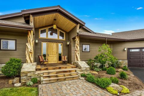 20130 Winston Loop, Bend, OR 97703 photo 2
