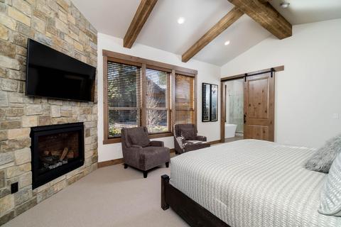 56887 Dancing Rock Loop, Bend, OR 97707 photo 12