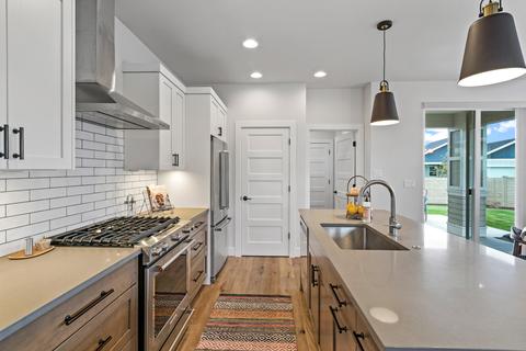 60061 SE Ruby Peak Loop, Bend, OR 97702 photo 17