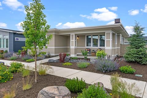 60061 SE Ruby Peak Loop, Bend, OR 97702 photo 2
