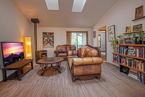 1906 SW Forest Ridge Ave, Bend, OR 97702 photo 4