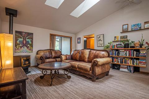 1906 SW Forest Ridge Ave, Bend, OR 97702 photo 5