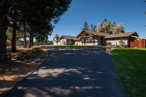 21677 Stud Ct, Bend, OR 97702 photo 4