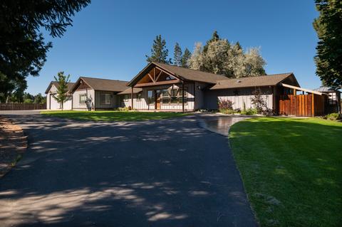 21677 Stud Ct, Bend, OR 97702 photo 3