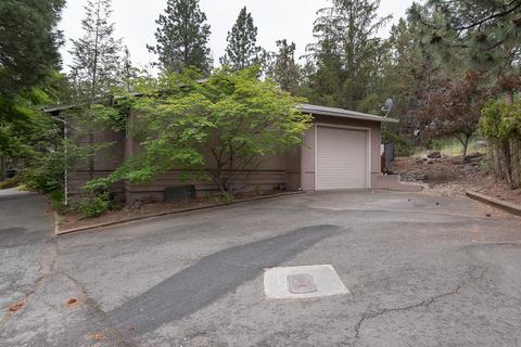 1797 NE Daphne Dr, Bend, OR 97701 photo 4