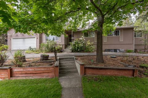 1797 NE Daphne Dr, Bend, OR 97701 photo 2