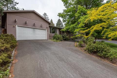 1797 NE Daphne Dr, Bend, OR 97701 photo 3