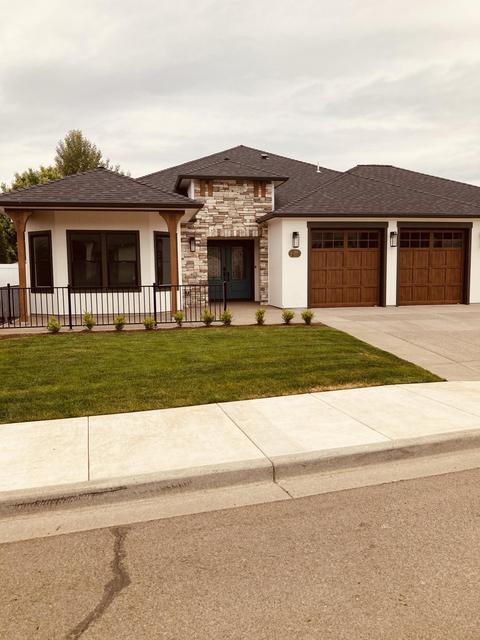 255 Bellerive Dr, Eagle Point, OR 97524 photo 1