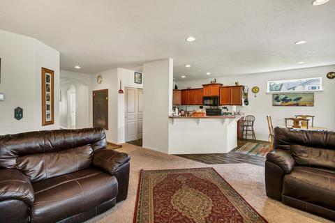 61465 Lucia St, Bend, OR 97702 photo 12