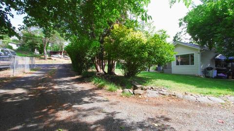 278 E Main St, Eagle Point, OR 97524 photo 1