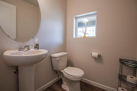 20530 SE Cameron Ave, Bend, OR 97702 photo 9