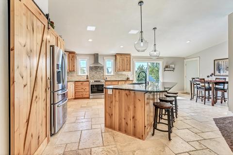 20975 Hicrest Pl, Bend, OR 97703 photo 8