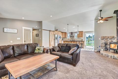 20975 Hicrest Pl, Bend, OR 97703 photo 6