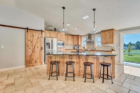 20975 Hicrest Pl, Bend, OR 97703 photo 7