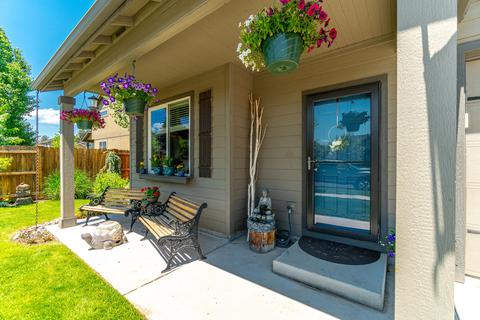 608 SE Glencoe Pl, Bend, OR 97702 photo 2